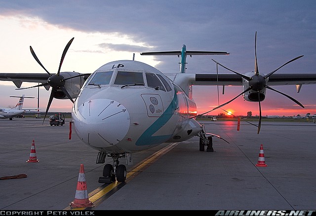 WWW.AIRLINERS.NET Air Dolomiti ranní let.